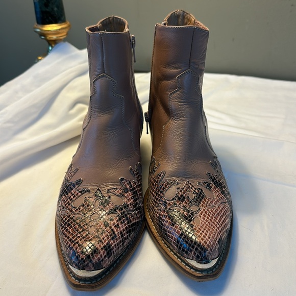 Salmon and Brown Western Ankle Boots - Picture 2 of 11